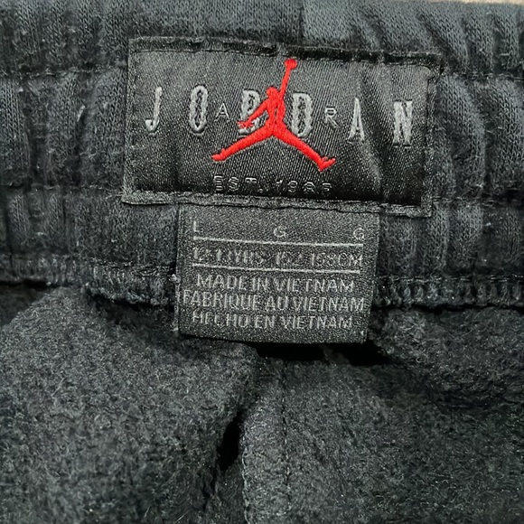 Nike Air Jordan Boys Black Logo Graphic Print Fleece Jogger Sweatpants - Picture 2 of 4
